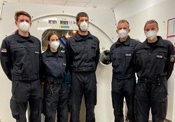 Fünf Tauchanwärter der 2. Technischen Einsatzeinheit des Polizeipräsidiums Wuppertal 